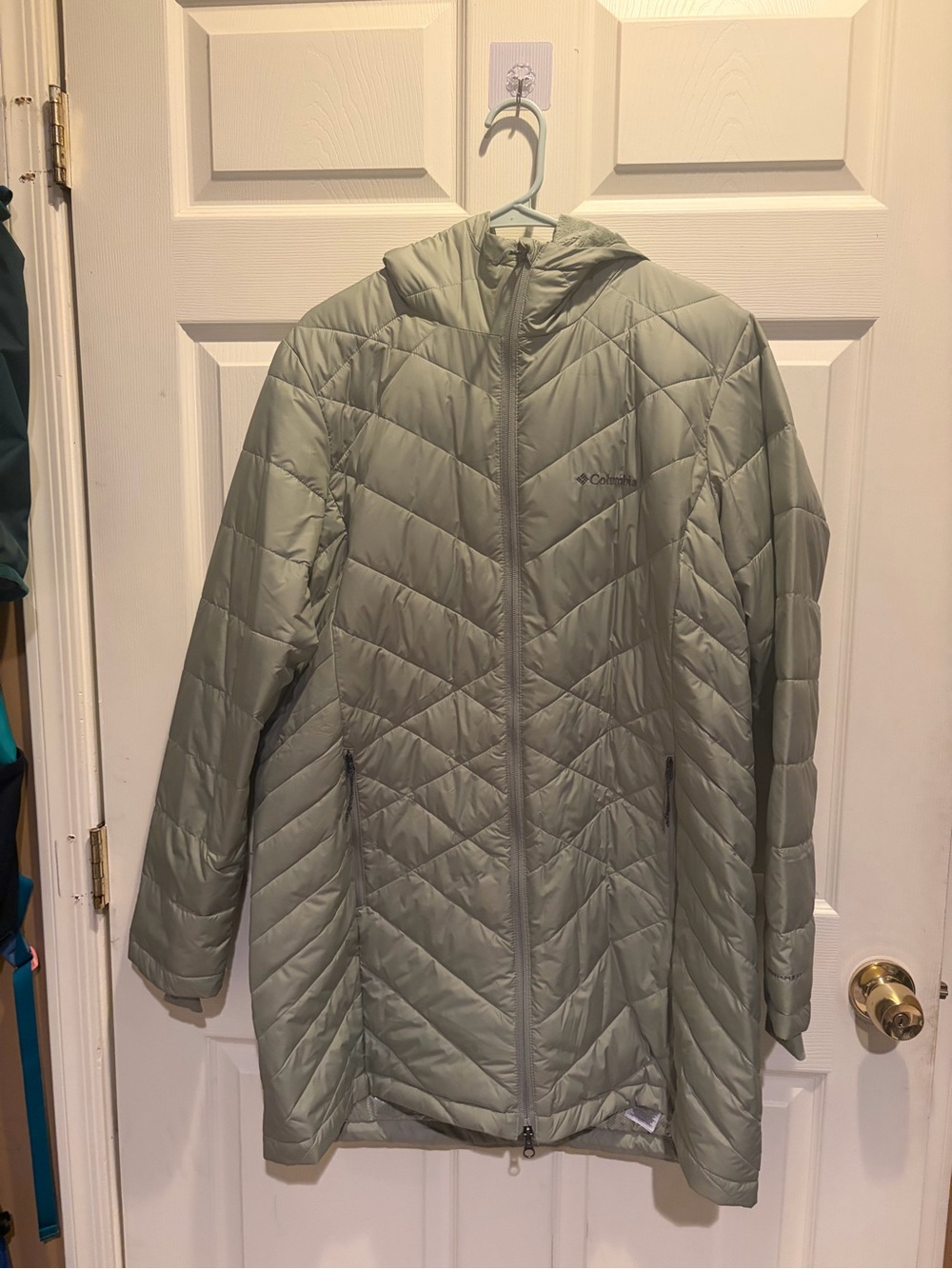 Columbia Women's Sage Green Hooded Packable Puffer Jacket